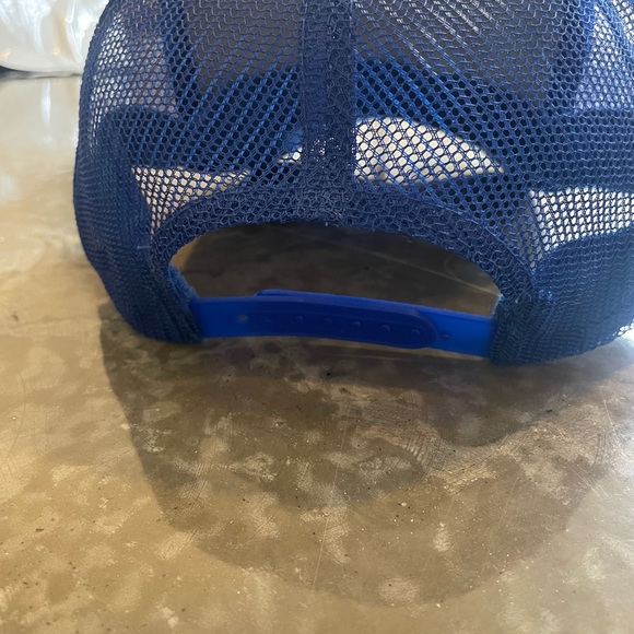 Trucker hat - Picture 2 of 3